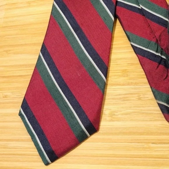 3/$25 Kenneth Gordon New Orleans Striped Silk Tie - Picture 3 of 5